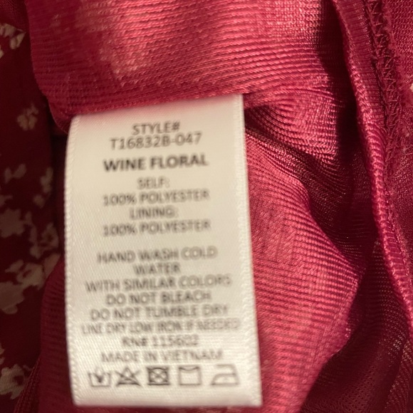 Lush Wine Floral Tunic - Picture 3 of 7